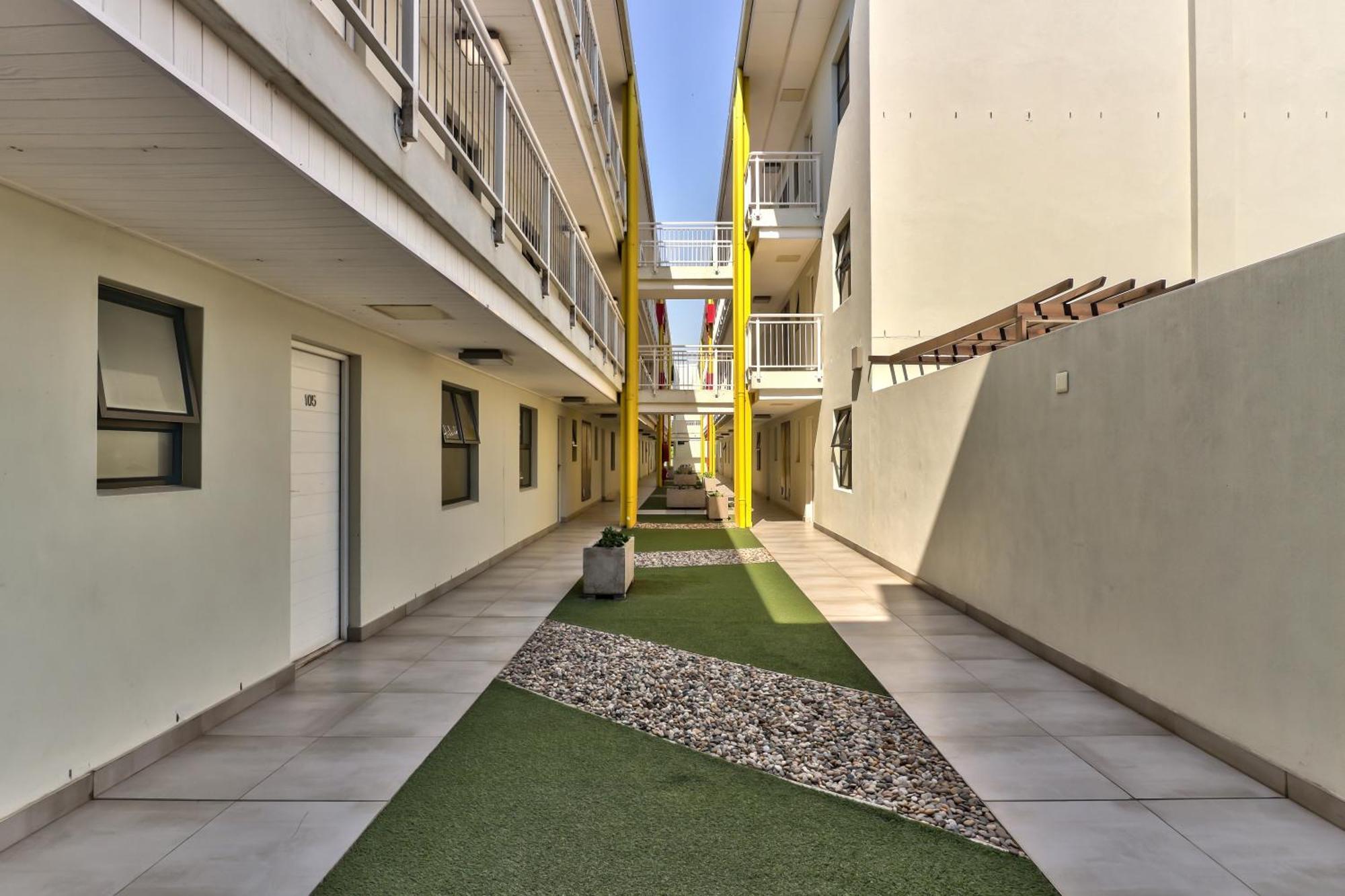 Wink Aparthotel Eaton Square เคปทาวน์ ภายนอก รูปภาพ